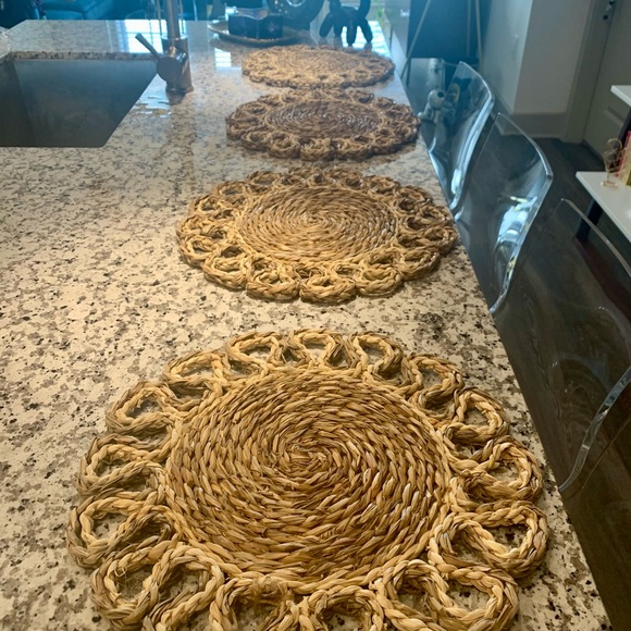 Set of 8 Boho Flower Seagrass & Corn Husk Placemats - Picture 7 of 7